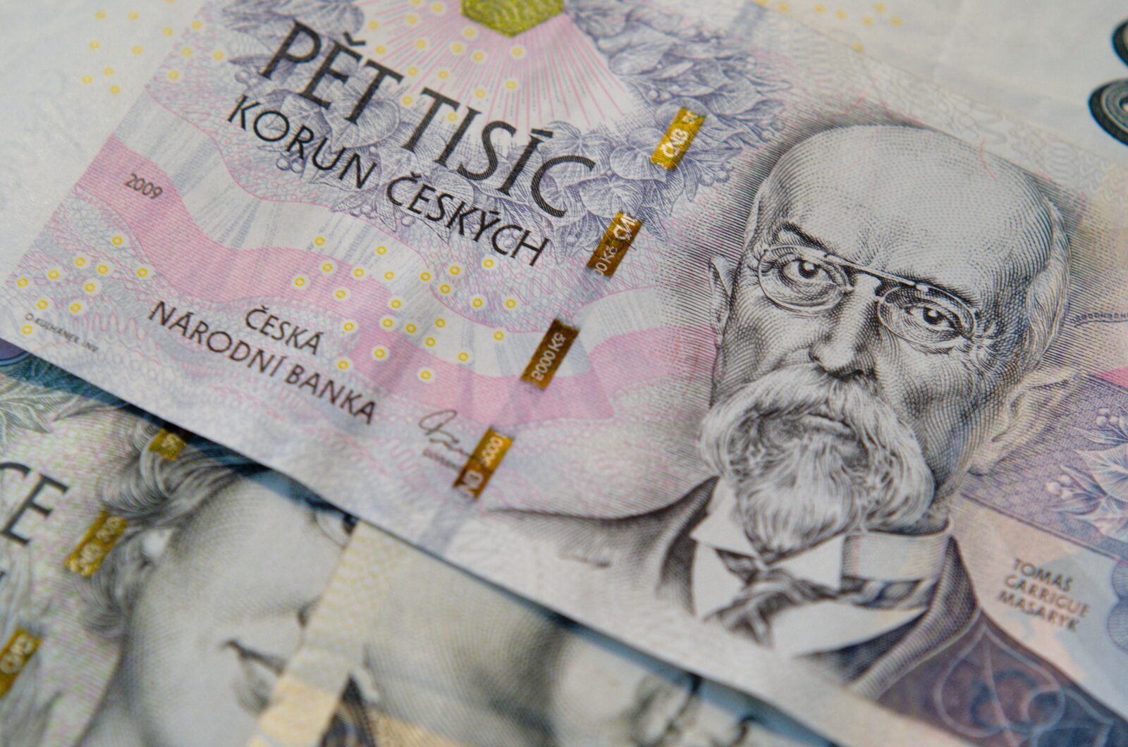 Vysočina – Senior z Vysočiny vezl falešnému bankéři do Brna 700 000 Kč