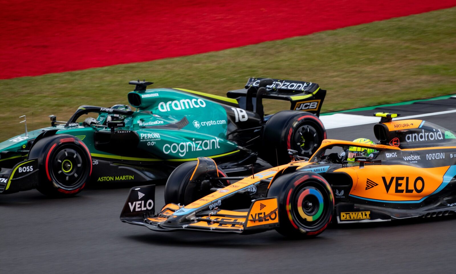 Norris věří: souboj Russell vs. Antonelli otevře McLarenu boj o titul