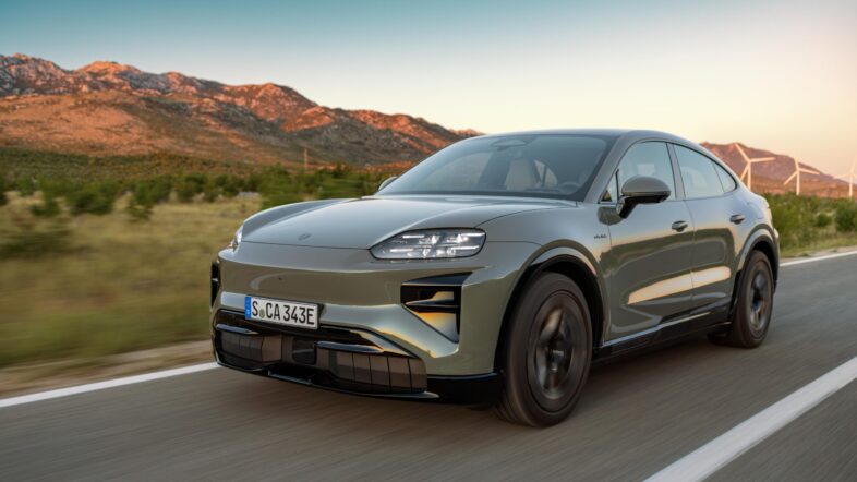 Porsche představuje Cayenne Coupé Electric: nejsilnější verze dosahuje 1 156 PS 13 Porsche představuje Cayenne Coupé Electric: nejsilnější verze dosahuje 1 156 PS 12