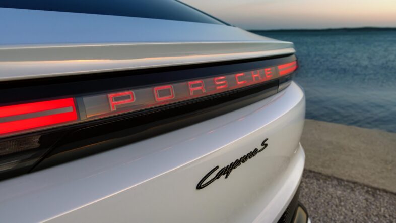 Porsche představuje Cayenne Coupé Electric: nejsilnější verze dosahuje 1 156 PS 7 Porsche představuje Cayenne Coupé Electric: nejsilnější verze dosahuje 1 156 PS 6