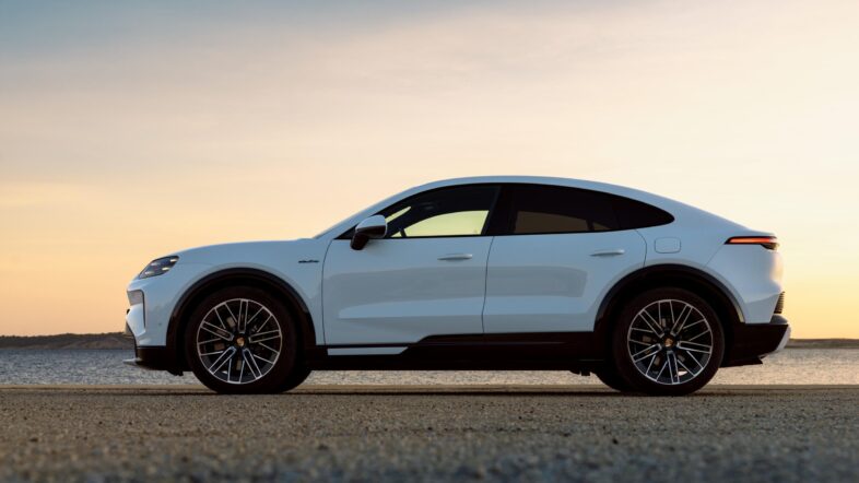 Porsche představuje Cayenne Coupé Electric: nejsilnější verze dosahuje 1 156 PS 5 Porsche představuje Cayenne Coupé Electric: nejsilnější verze dosahuje 1 156 PS 4