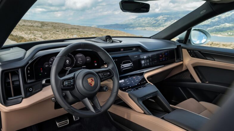 Porsche představuje Cayenne Coupé Electric: nejsilnější verze dosahuje 1 156 PS 9 Porsche představuje Cayenne Coupé Electric: nejsilnější verze dosahuje 1 156 PS 8