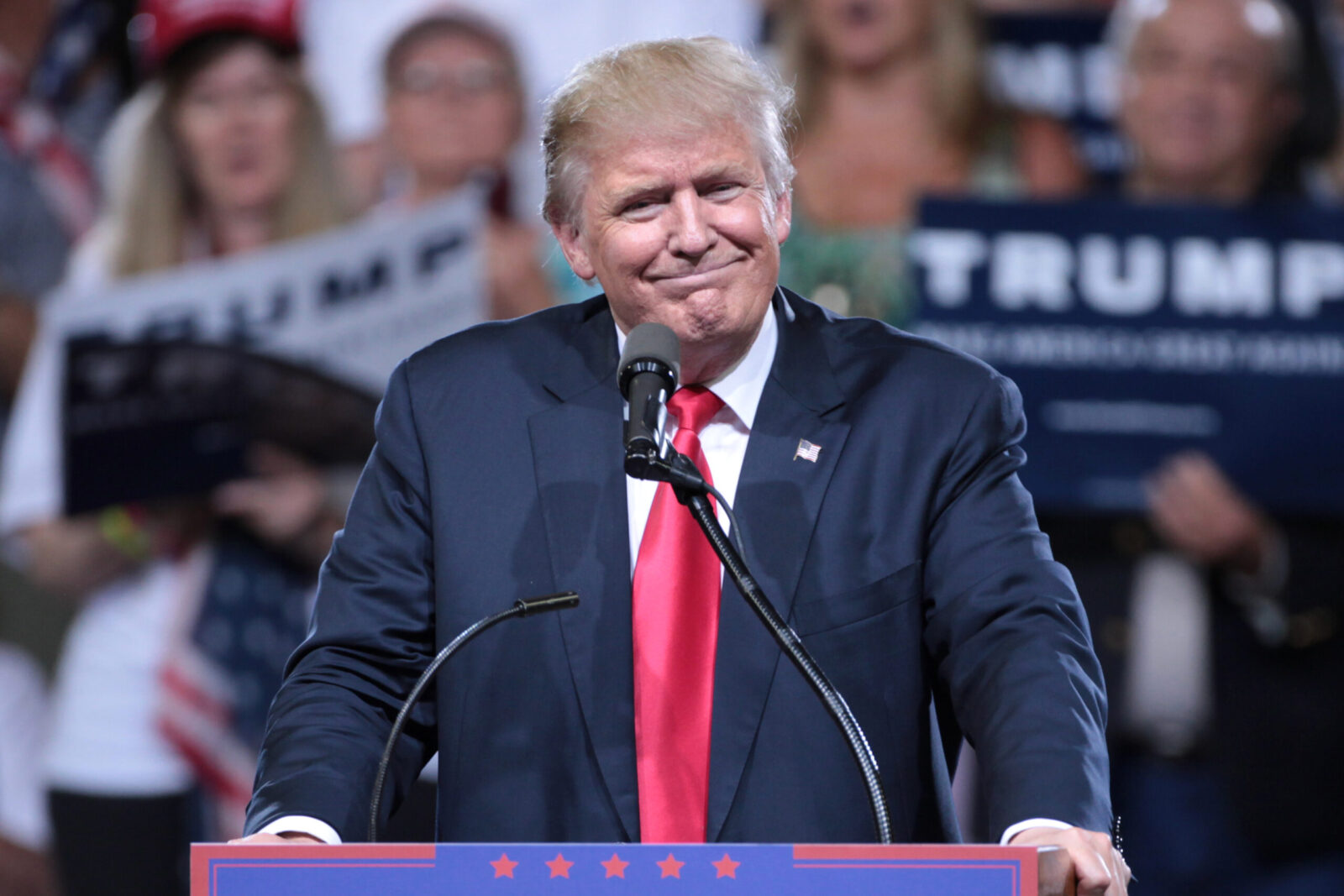 Trump odmítl obnovit jednání s Íránem: ropa zdražila o 7 %