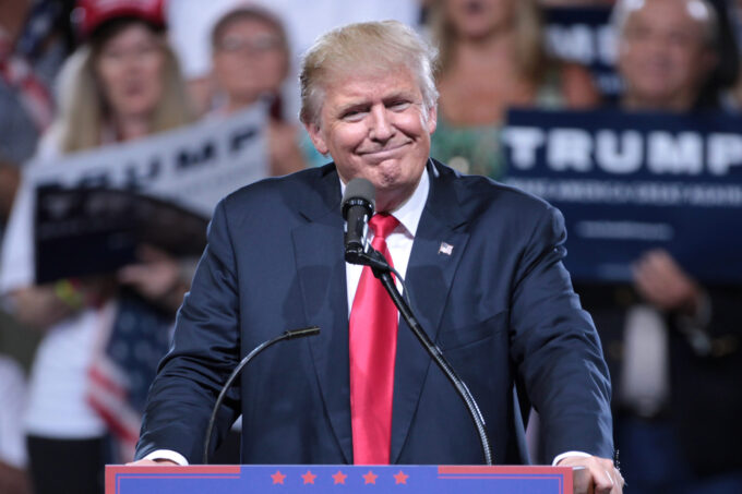 Trump odmítl obnovit jednání s Íránem: ropa zdražila o 7 % 11