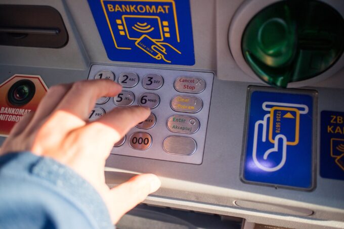 Českobudějovicko – Falešní bankéři vylákali skoro 2 000 000 Kč 6