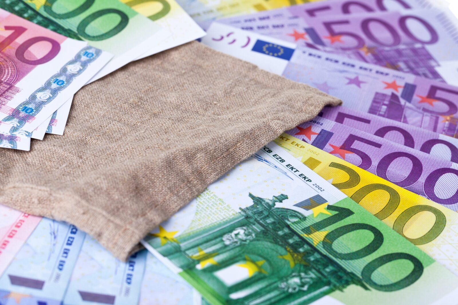 Nemocnice ve Středočeském kraji měla manipulovat zakázky za 280 milionů