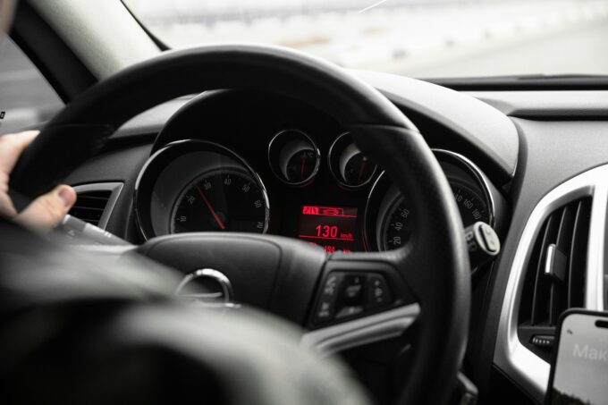 Solnice – cizinec letěl v BMW v obci 122 km/h 8