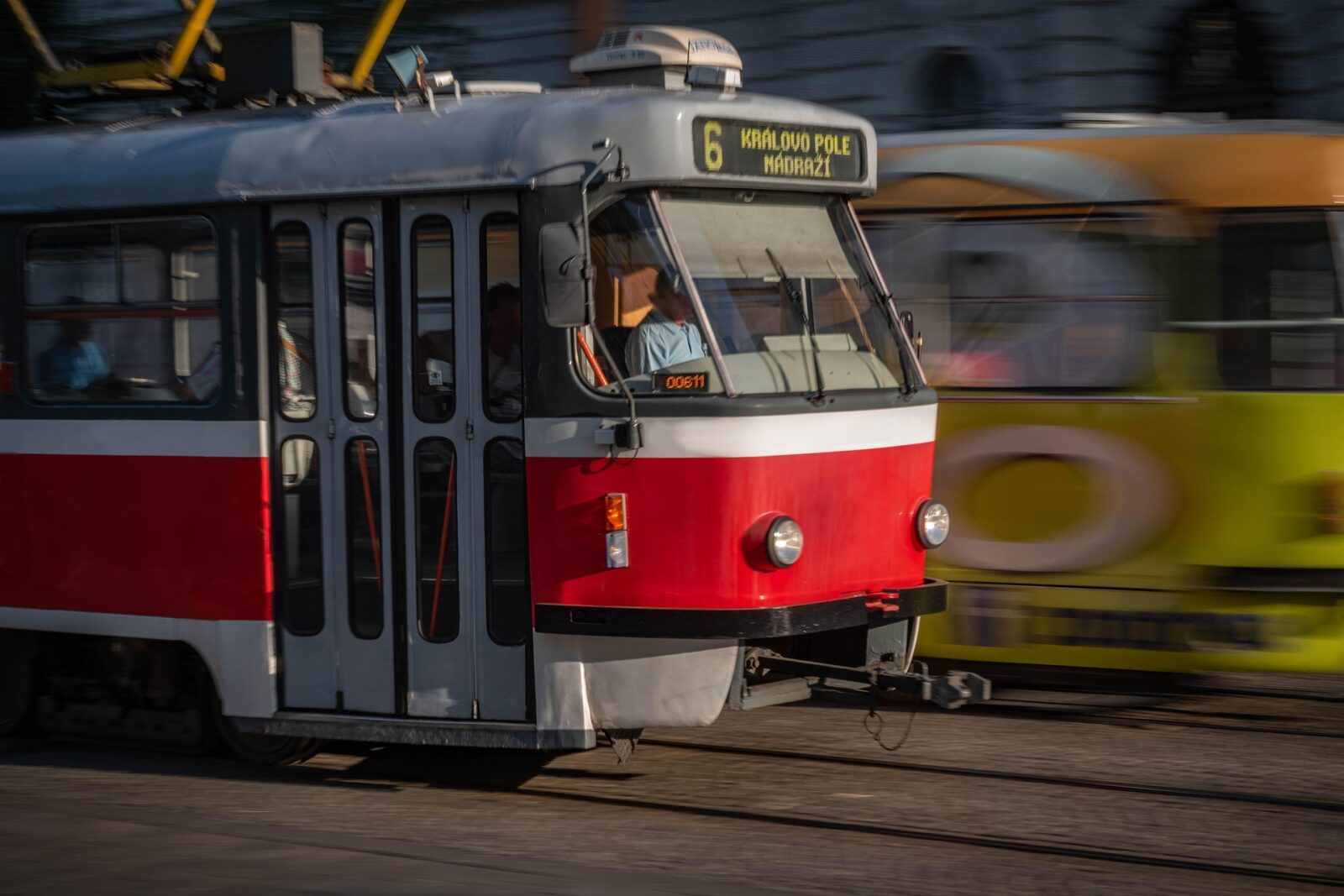 Brno – Recidivista na Cejlu okradl dítě v tramvaji. Soud ho poslal obratem do vězení