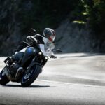 Motocyklista bez přilby zahynul: lékař z urgentního příjmu varuje před sezónou 4