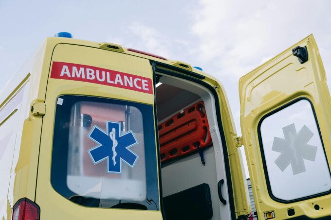 Zlín – Mladá dívka vběhla přímo pod auto a nehodu zachytila kamera 4
