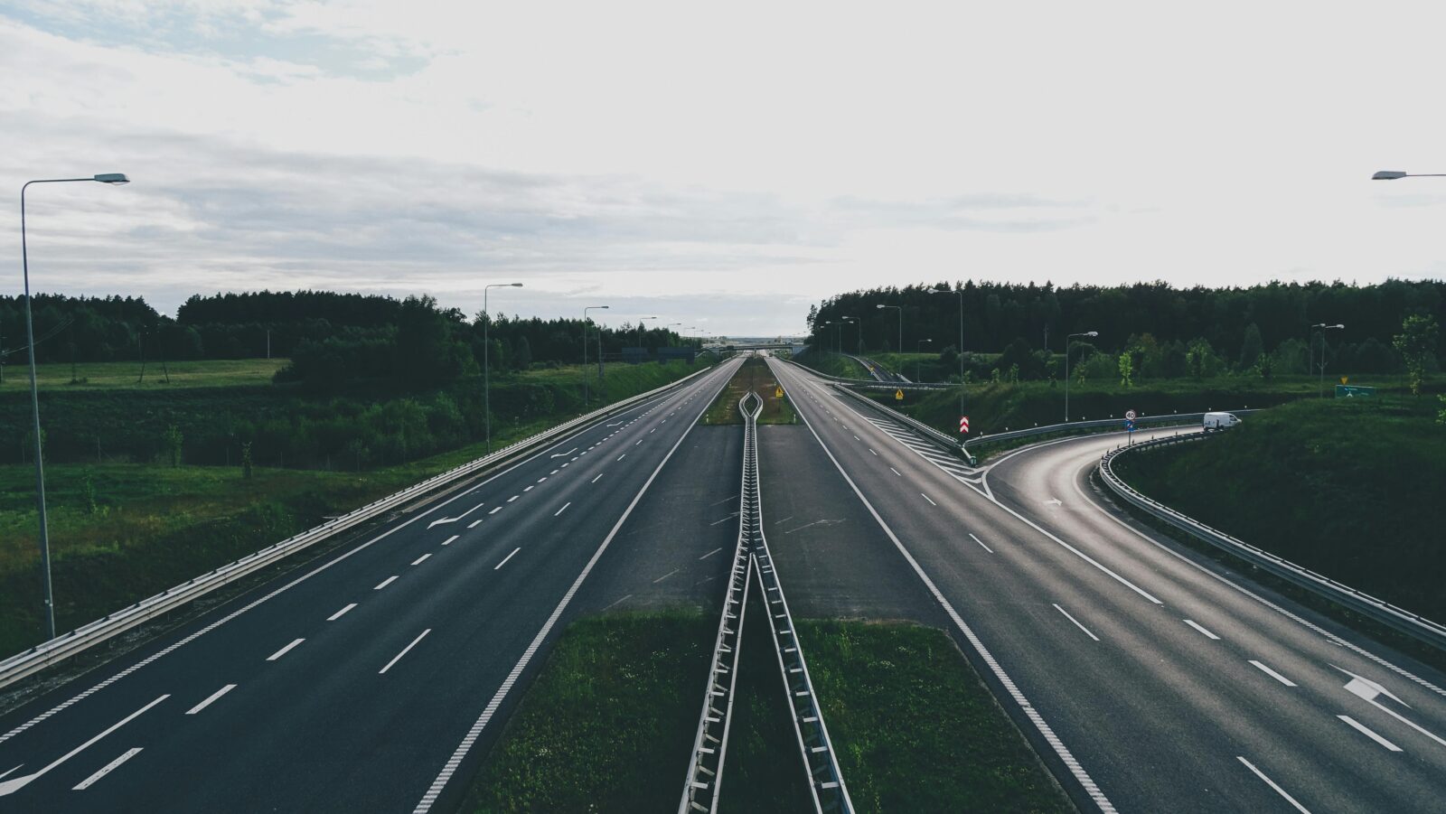 D11 – Vinci vyhrála soutěž za 9 miliard a dostaví dálnici k Polsku