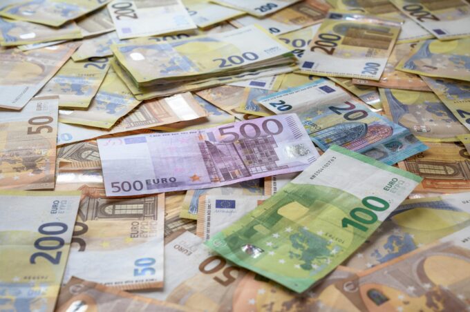 Novojičínsko: Kurýr převzal 800 000 Kč a investici zpronevěřil