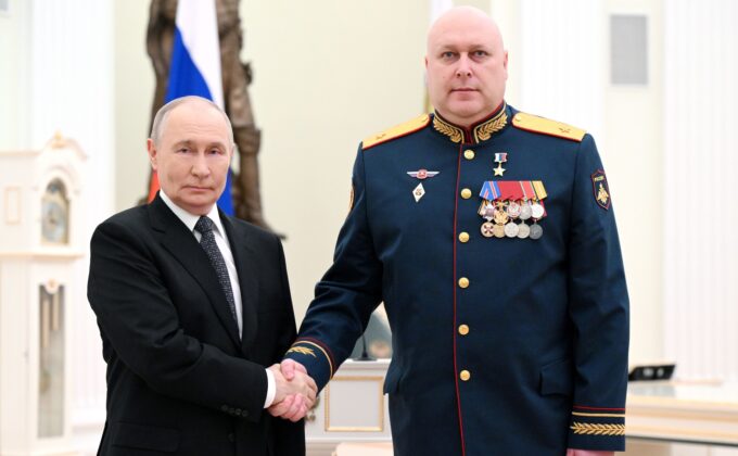 Putin stupňuje útoky na Kyjev: nová hrozba i varování diplomatům 12