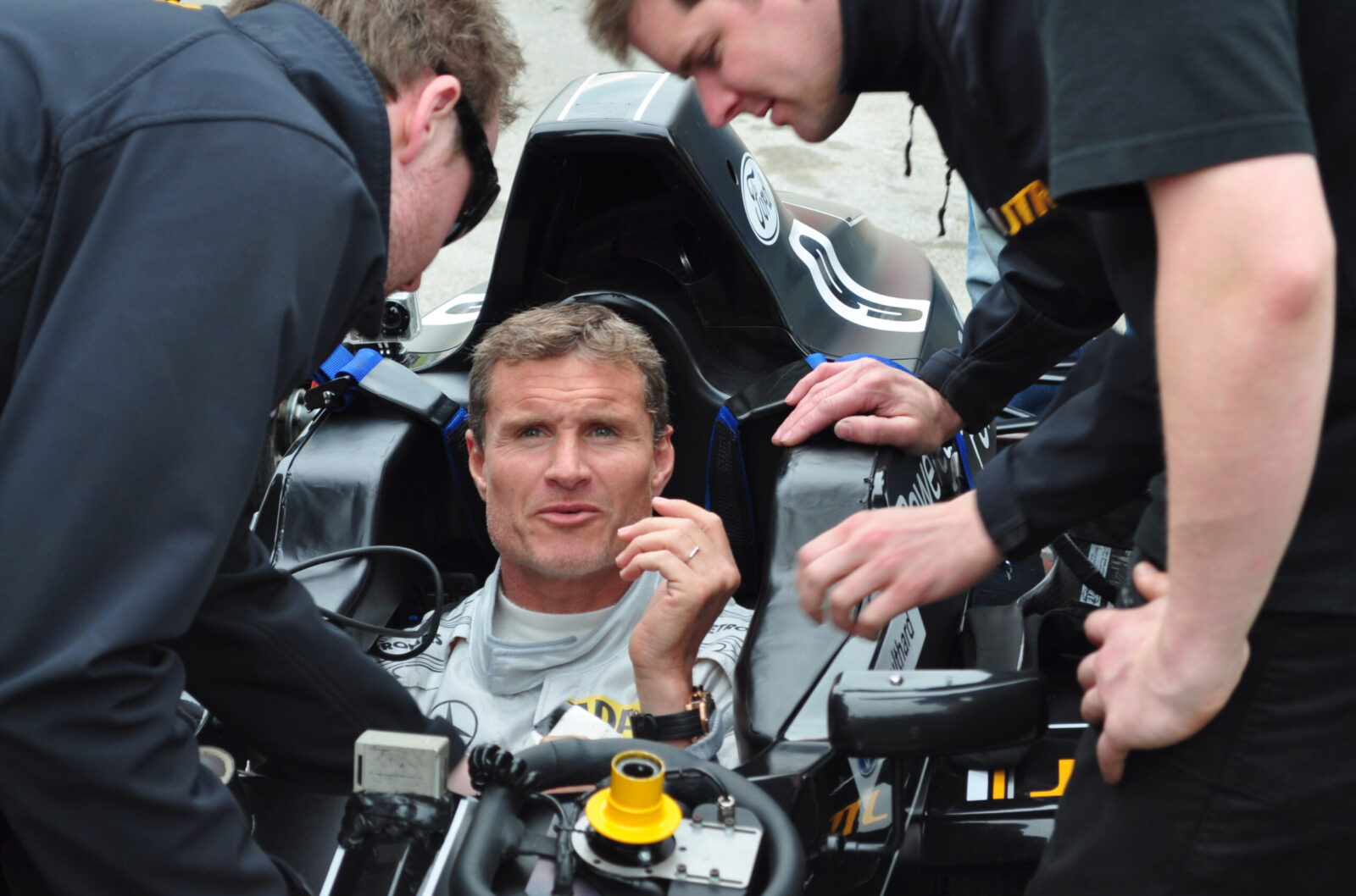 Coulthard řídil novou Formuli E GEN4: 335 km/h, start 2026