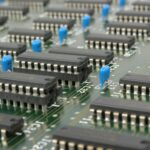 Akcie paměťových čipů Samsung a SK Hynix vzrostly o 114 % a 186 %: investoři varují před cyklickým propadem 4