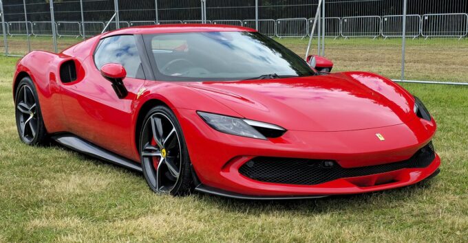 Nehoda Ferrari v Monaku: Řidička jela v tunelu 190 km/h, hrozí jí vysoký trest vězení 14