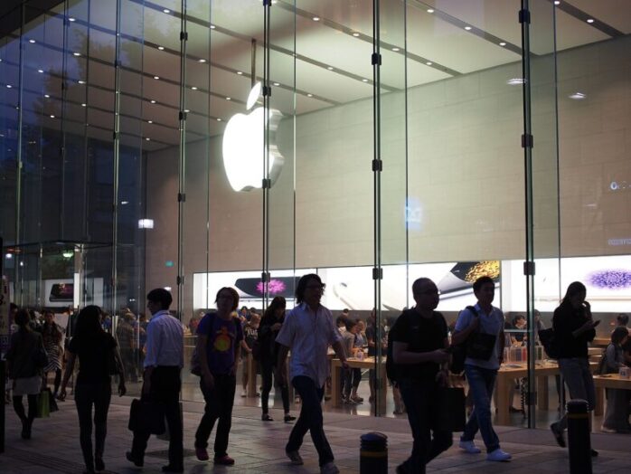 Apple zdraží iPhone Pro až o 270 dolarů kvůli nedostatku paměťových čipů
