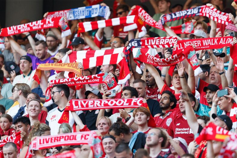 FC Liverpool fandící fanoušci