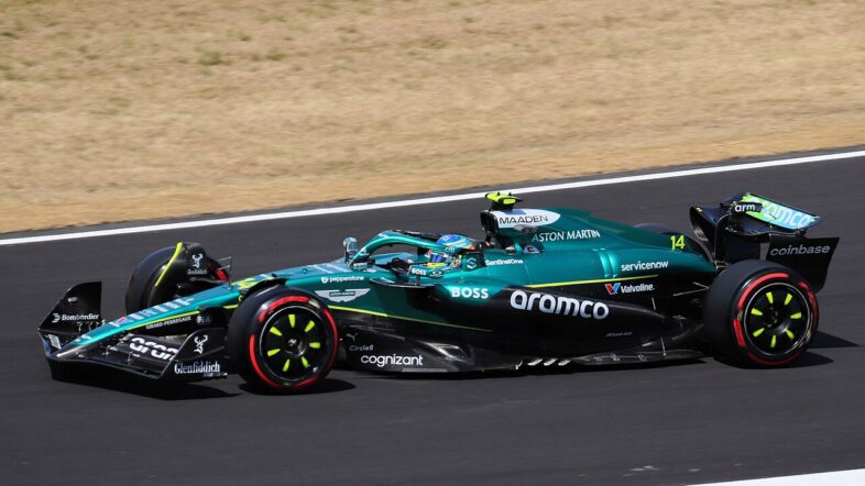Fernando Alonso plánuje jednání s šefém stáje McLaren o spolupráci s Maxem Verstappenem na závodě 24 Le Mans