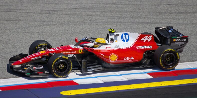 Šéf Ferrari F1 popírá zázrak za formou Lewise Hamiltona, uvádí pět pódií