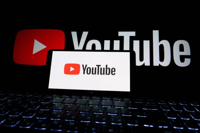 YouTube se odvolává proti verdiktu, že způsobuje závislost dětí. Tvrdí, že není sociální síť 9
