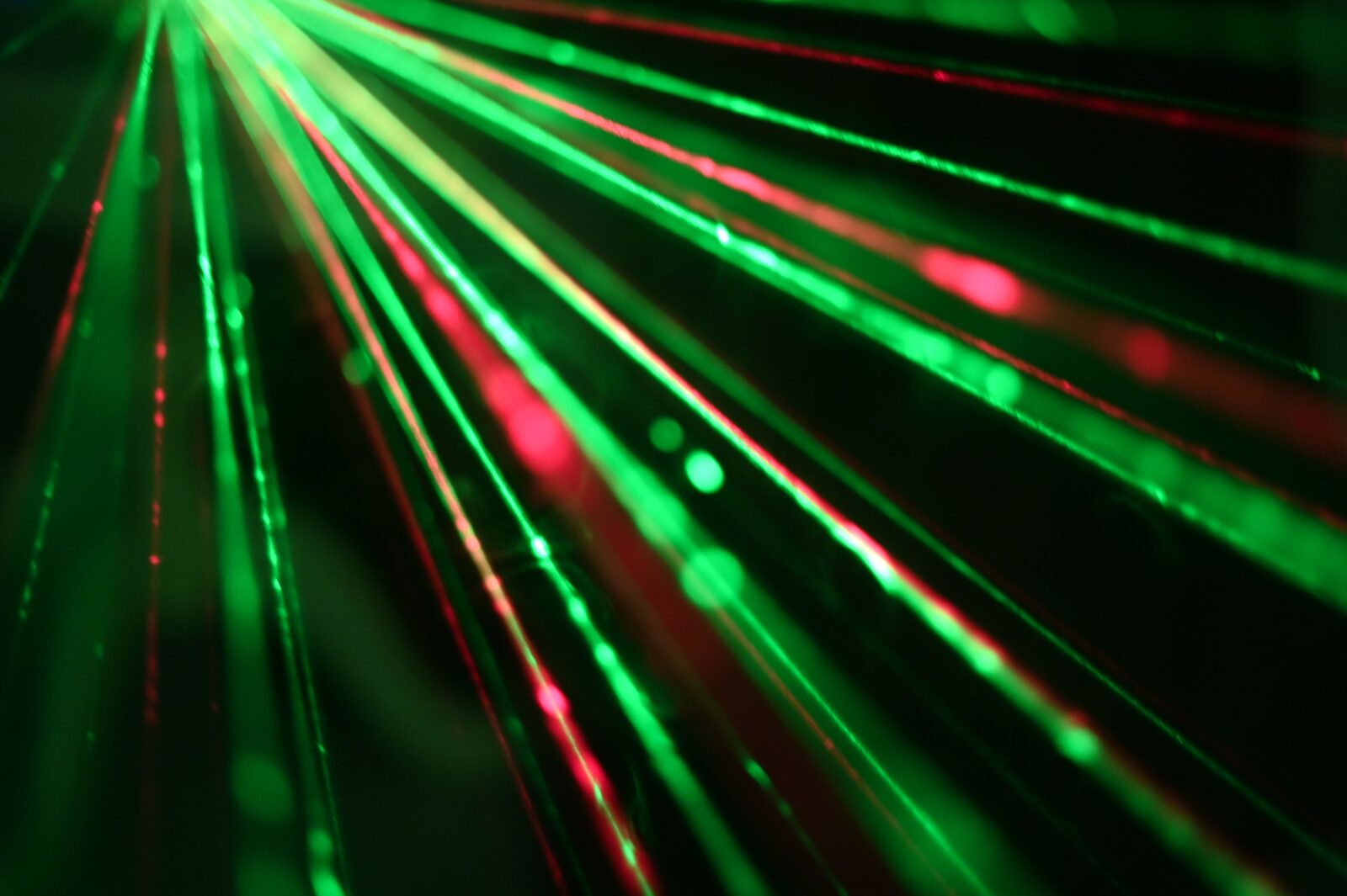 laserový paprsek