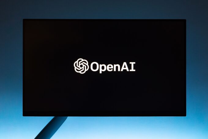 OpenAI na onitoru PC