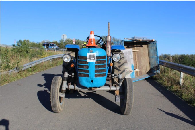 traktor na boku